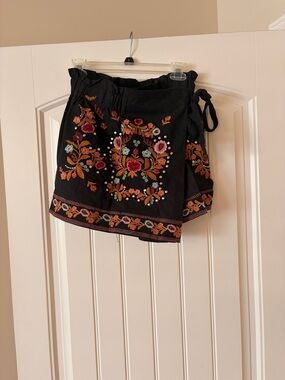 Black Embroidered Floral Skort